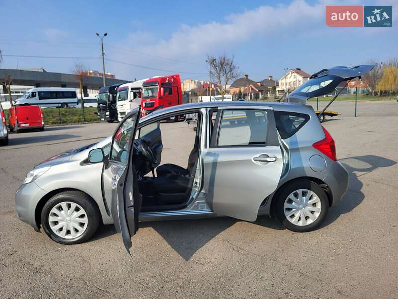 Седан Nissan Versa 2014 в Хмельницькому