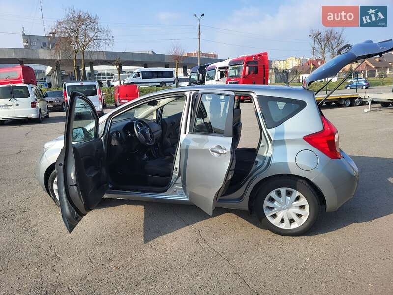 Седан Nissan Versa 2014 в Хмельницькому