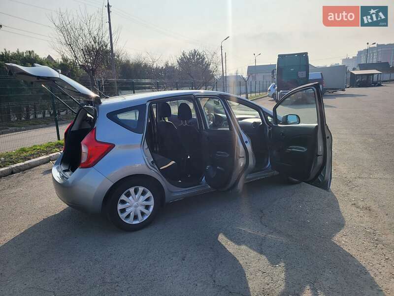 Седан Nissan Versa 2014 в Хмельницькому
