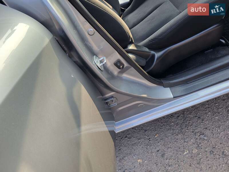 Седан Nissan Versa 2014 в Хмельницькому