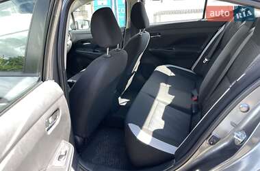 Седан Nissan Versa 2020 в 