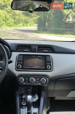 Седан Nissan Versa 2020 в 