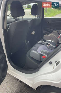 Седан Nissan Versa 2016 в 