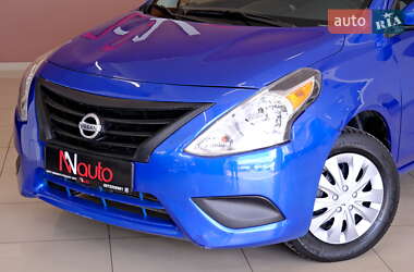Седан Nissan Versa 2016 в 