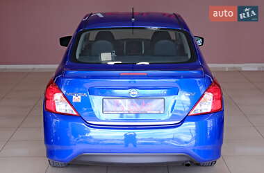 Седан Nissan Versa 2016 в 