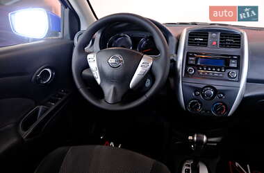 Седан Nissan Versa 2016 в 