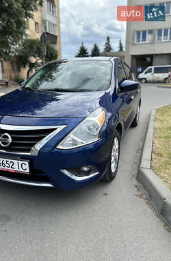 Седан Nissan Versa 2018 в Хмельницком