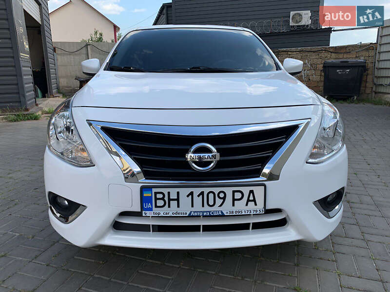 Седан Nissan Versa 2016 в Одесі
