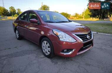 Седан Nissan Versa 2017 в Черкасах