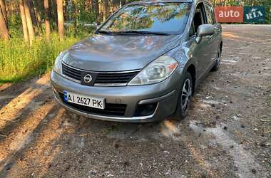 Хэтчбек Nissan Versa 2010 в Осещине