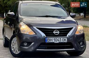 Седан Nissan Versa 2014 в Одесі