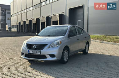 Седан Nissan Versa 2013 в Ивано-Франковске