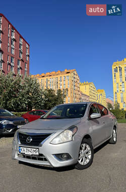 Седан Nissan Versa 2017 в Києві