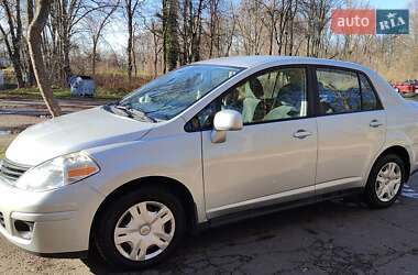 Седан Nissan Versa 2009 в Дрогобыче