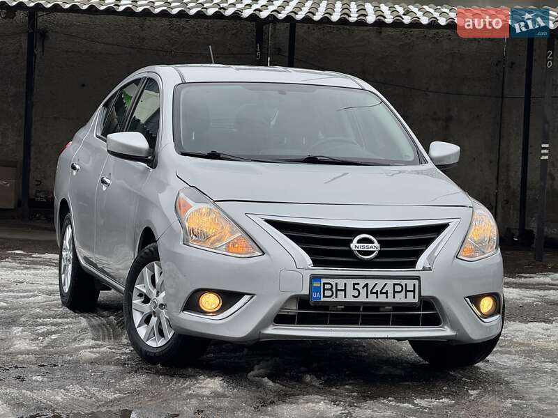 Седан Nissan Versa 2018 в Одесі