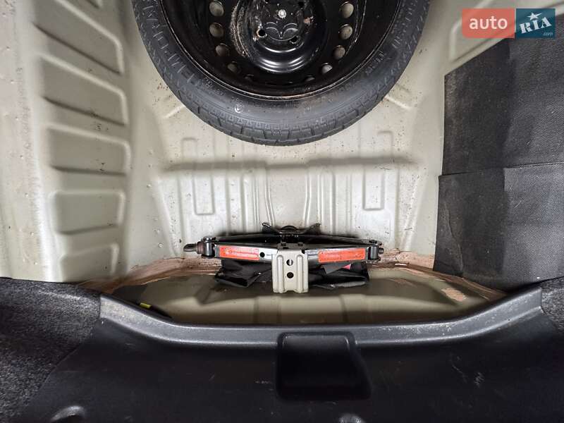 Седан Nissan Versa 2018 в Одесі