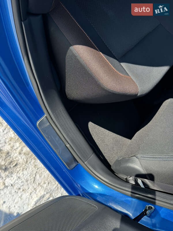 Седан Nissan Versa 2019 в Києві