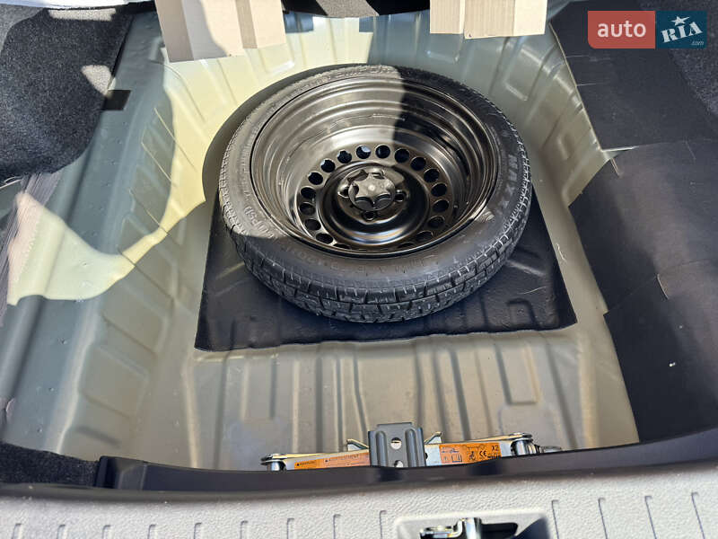 Седан Nissan Versa 2019 в Києві