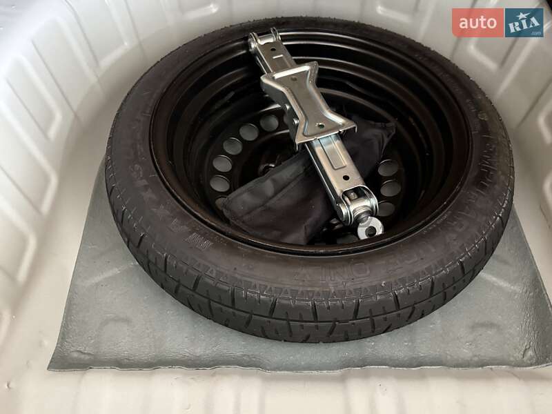 Седан Nissan Versa 2022 в Одессе