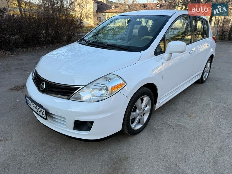 Хэтчбек Nissan Versa 2010 в Одессе