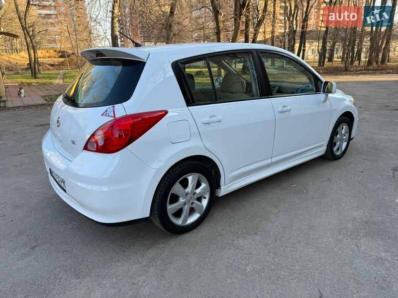 Хэтчбек Nissan Versa 2010 в Одессе