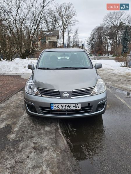 Седан Nissan Versa 2007 в Києві