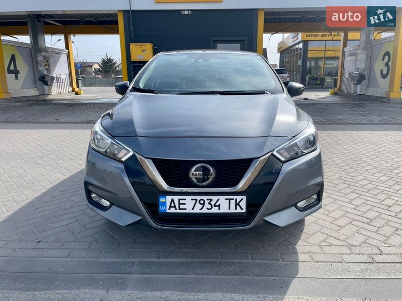 Седан Nissan Versa 2019 в Днепре