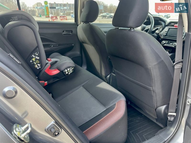 Седан Nissan Versa 2019 в Днепре