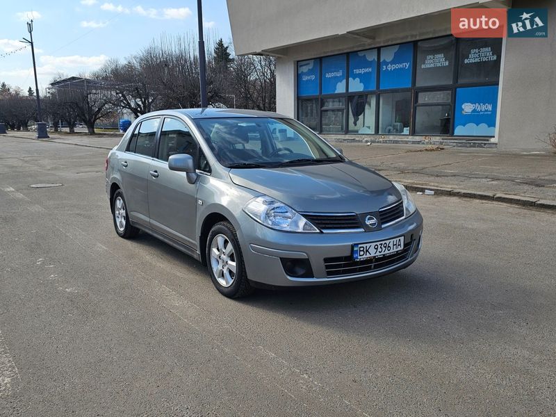 Седан Nissan Versa 2007 в Киеве фото 14 Седан Nissan Versa 2007 в Киеве