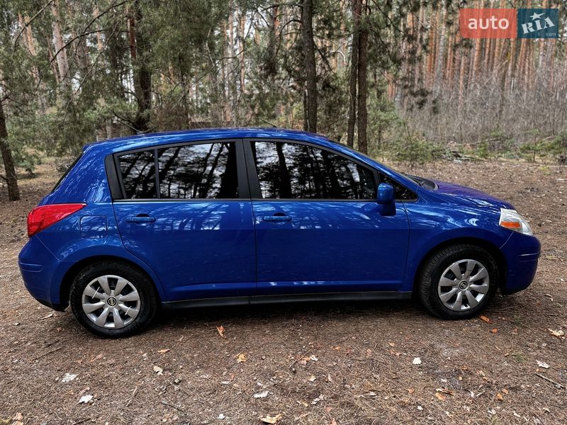 Седан Nissan Versa 2012 в Василькове