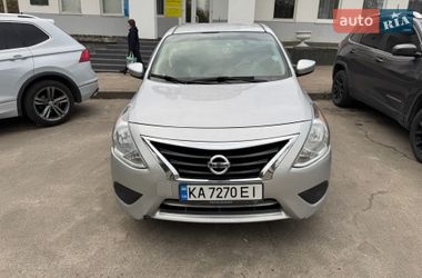 Седан Nissan Versa 2018 в Києві