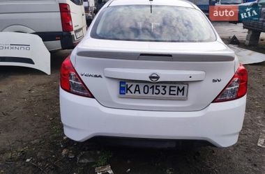 Седан Nissan Versa 2016 в Києві