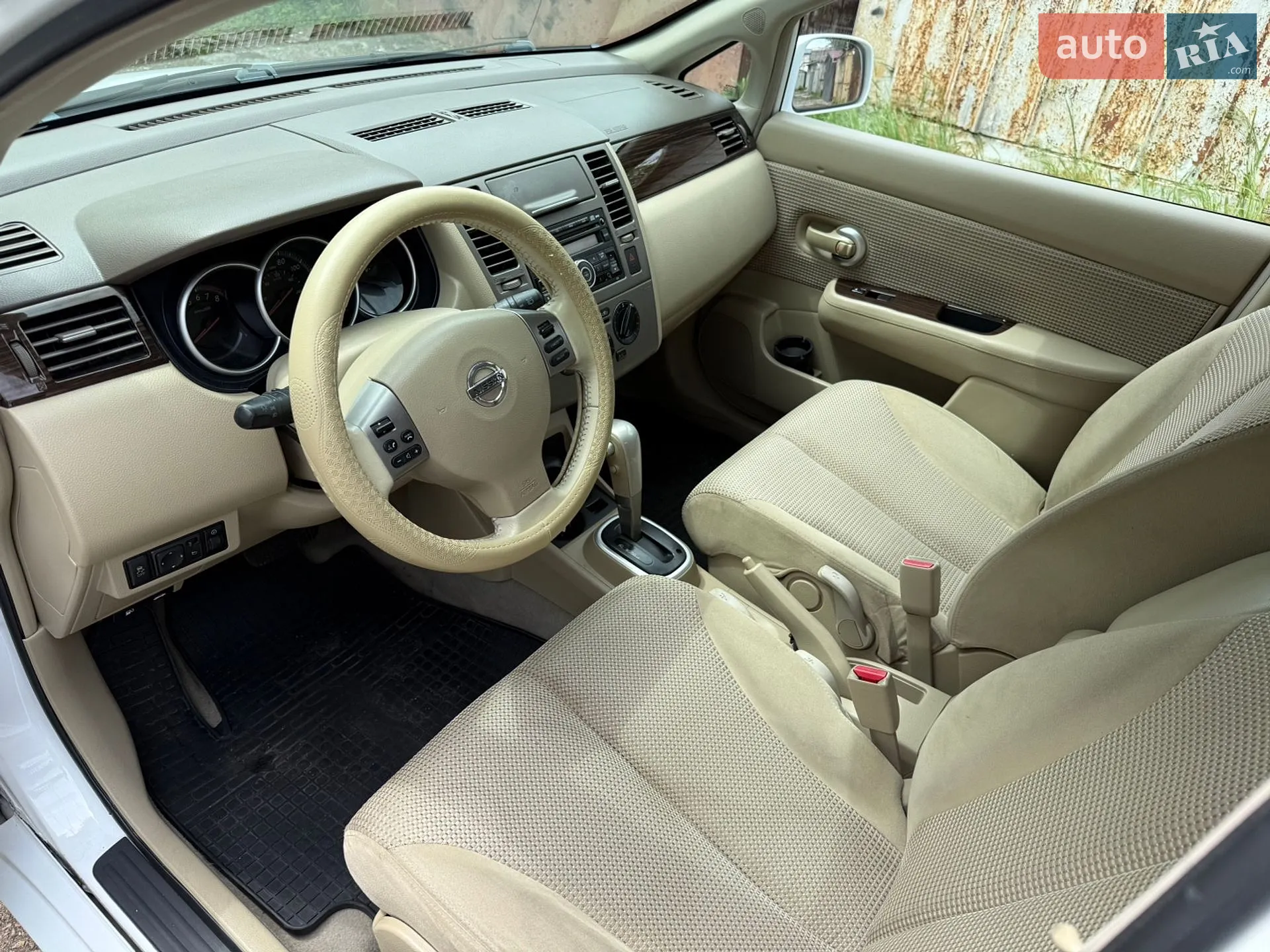 2010 Nissan Versa - мініатюра 31