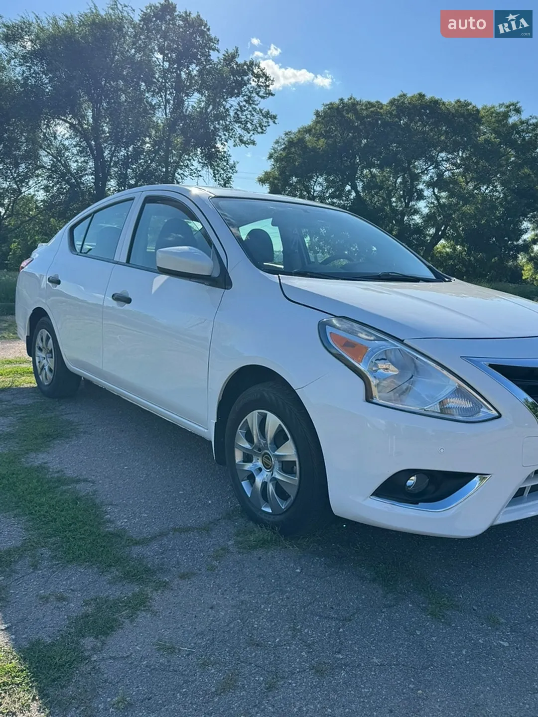 2017 Nissan Versa - мініатюра 2