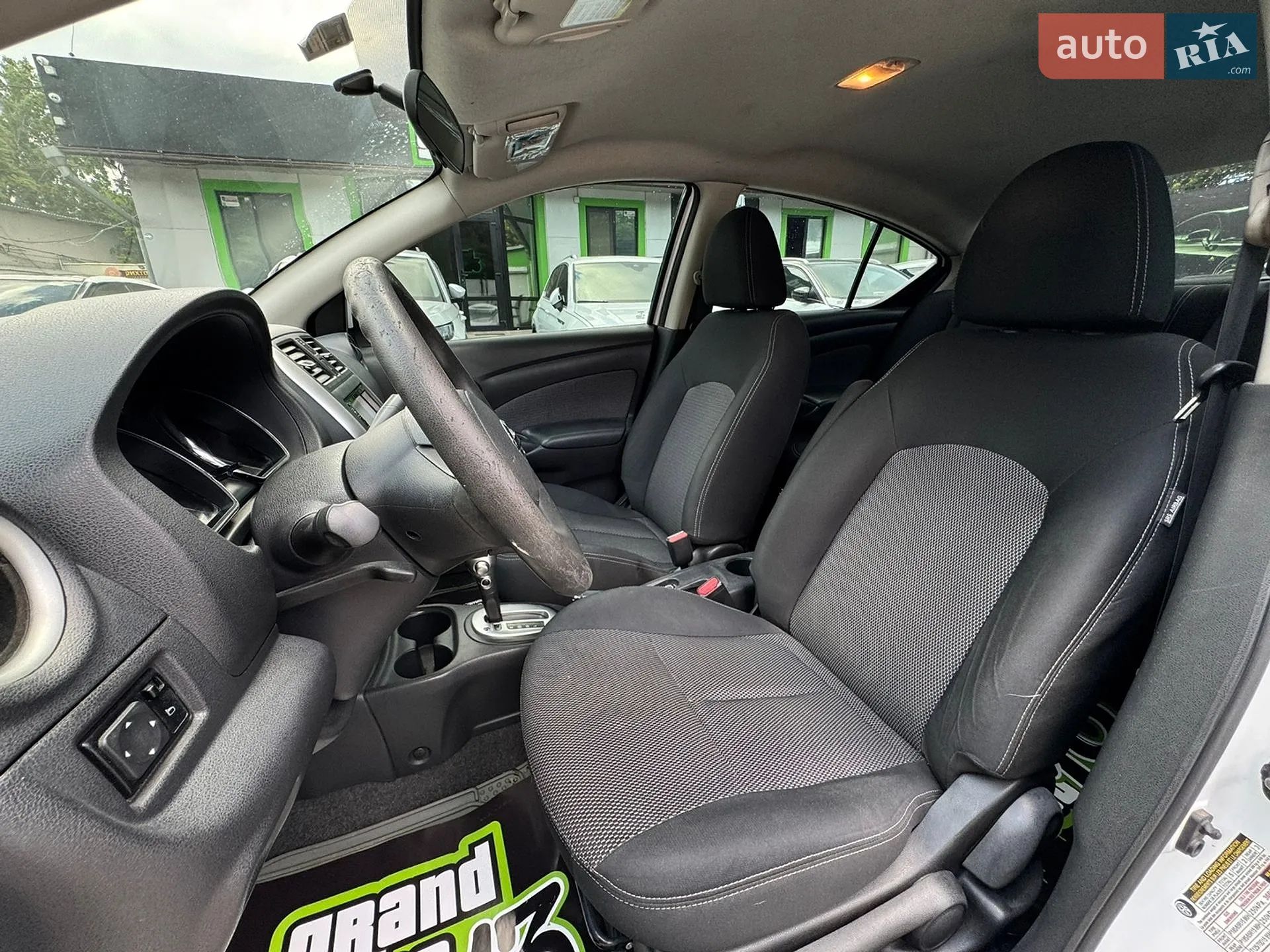 2013 Nissan Versa - мініатюра 10