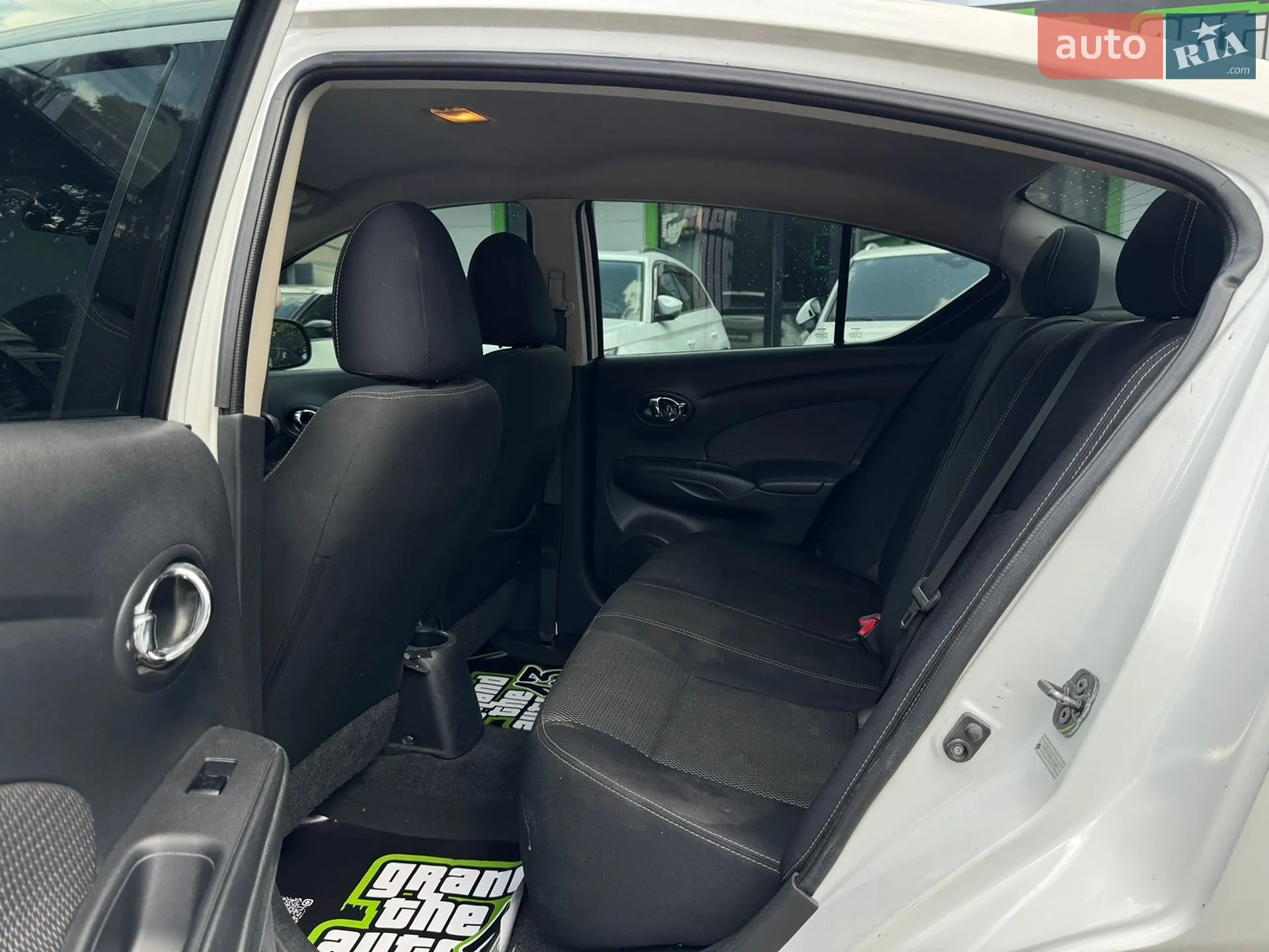 2013 Nissan Versa - мініатюра 13