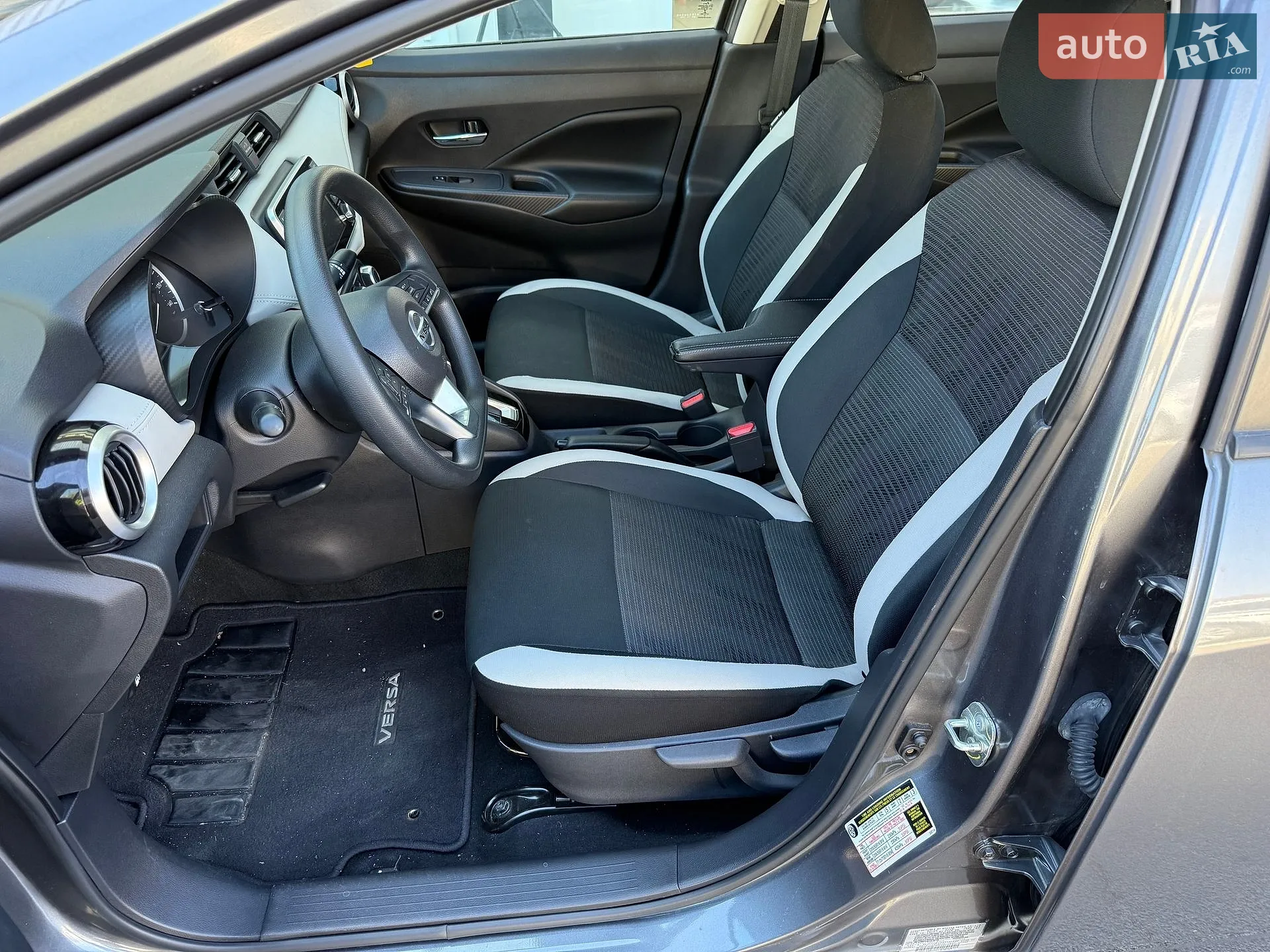 2020 Nissan Versa - мініатюра 11
