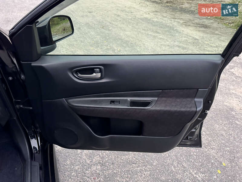 Універсал Nissan Wingroad 2013 в Києві фото 24 Універсал Nissan Wingroad 2013 в Києві