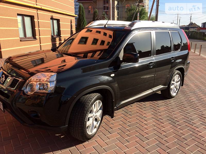 Позашляховик / Кросовер Nissan X-Trail 2011 в Вишневому фото 10 Позашляховик / Кросовер Nissan X-Trail 2011 в Вишневому