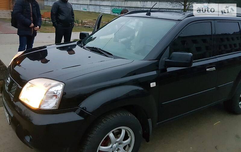 Позашляховик / Кросовер Nissan X-Trail 2006 в Вараші