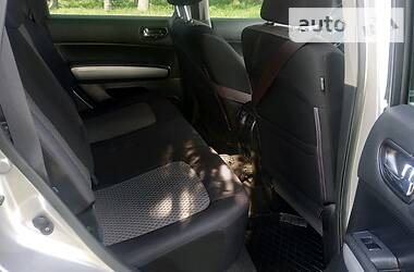 Позашляховик / Кросовер Nissan X-Trail 2010 в 