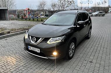 Позашляховик / Кросовер Nissan X-Trail 2015 в Дніпрі