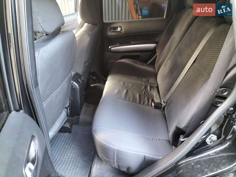 Позашляховик / Кросовер Nissan X-Trail 2011 в Млиніві