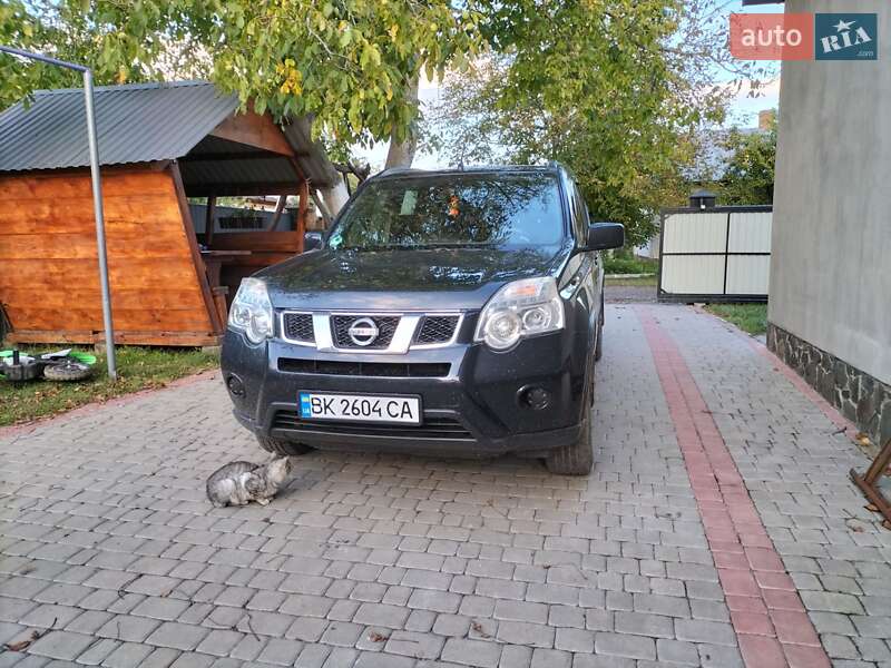 Позашляховик / Кросовер Nissan X-Trail 2011 в Млиніві