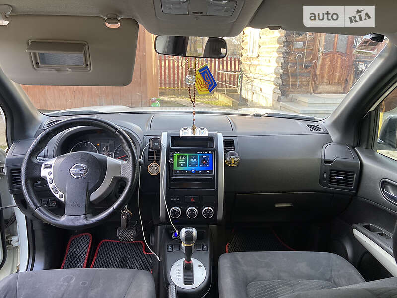 Внедорожник / Кроссовер Nissan X-Trail 2010 в Богородчанах