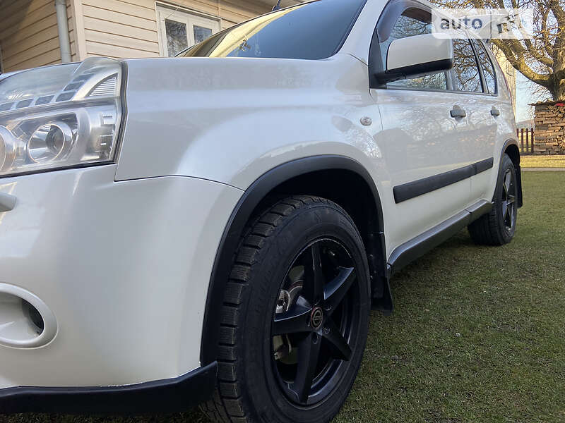 Внедорожник / Кроссовер Nissan X-Trail 2010 в Богородчанах