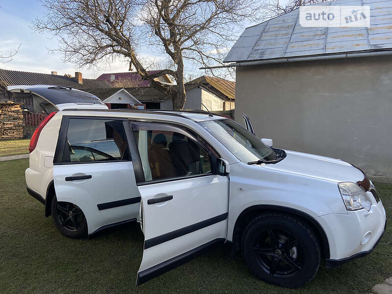 Внедорожник / Кроссовер Nissan X-Trail 2010 в Богородчанах