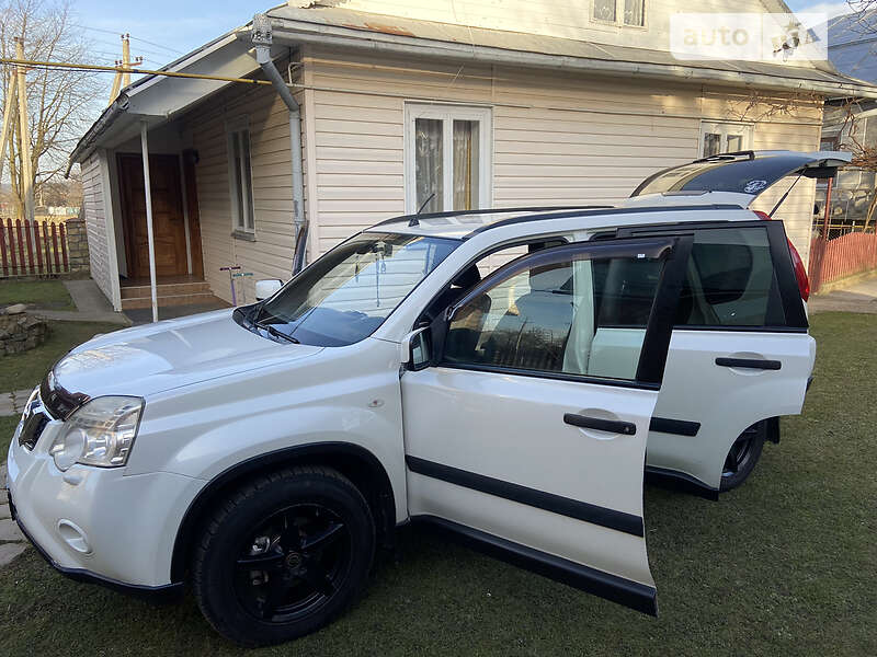 Внедорожник / Кроссовер Nissan X-Trail 2010 в Богородчанах