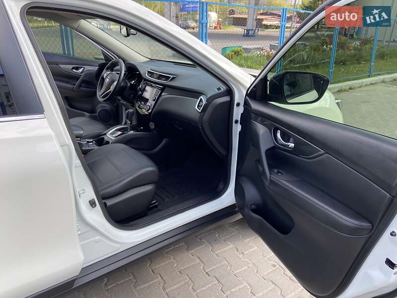 Позашляховик / Кросовер Nissan X-Trail 2017 в Хмельницькому