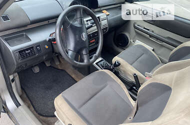 Внедорожник / Кроссовер Nissan X-Trail 2003 в 